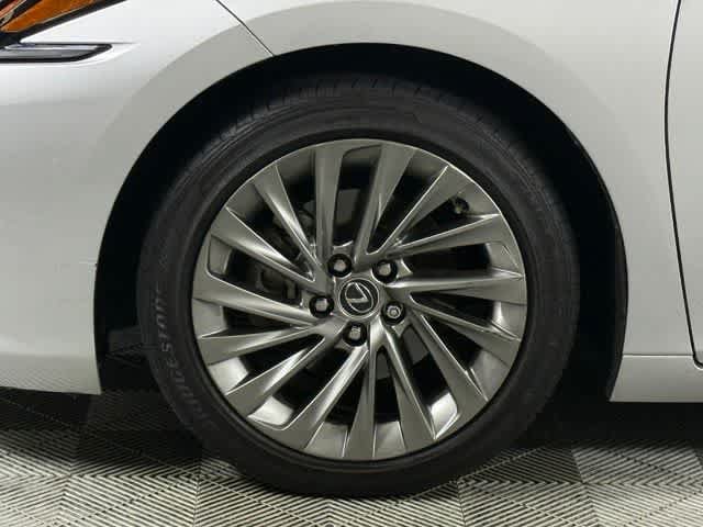 Used 2021 Lexus ES 350 Ultra Luxury w/ Accessory Package 2 FWD image 13