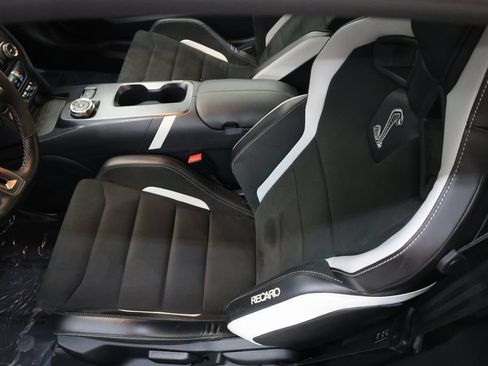 Used 2022 Ford Mustang Shelby GT500 w/ Carbon Fiber Track Pack RWD image 90