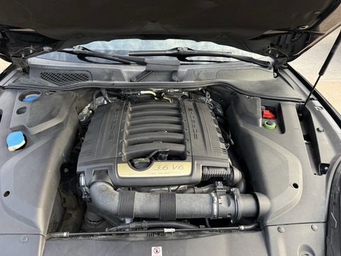 Used 2016 Porsche Cayenne AWD/4WD image 36