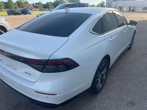 Used 2024 Honda Accord EX-L image 3