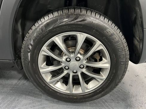 Used 2021 Jeep Cherokee Latitude Plus image 15