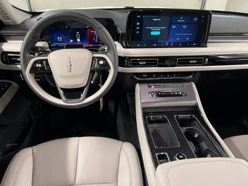 New 2026 Lincoln Aviator AWD image 8