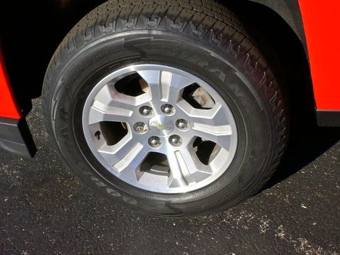 Used 2018 Chevrolet Silverado 1500 LT w/ All Star Edition image 28