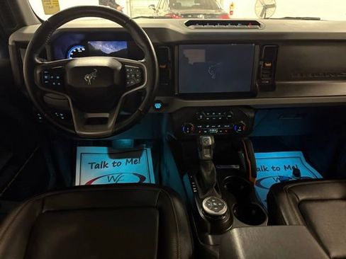 Used 2022 Ford Bronco Badlands w/ Sasquatch Package AWD/4WD image 17