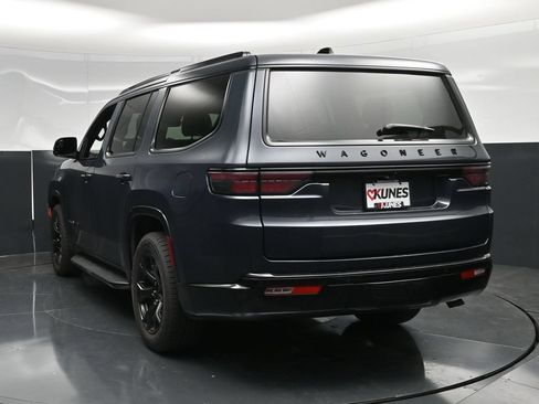 Used 2024 Jeep Wagoneer Series II AWD/4WD image 8
