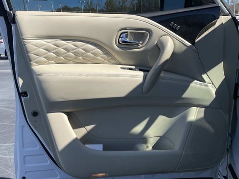 Used 2018 INFINITI QX80 4WD w/ Deluxe Technology Package image 17