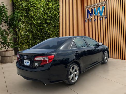 Used 2012 Toyota Camry SE FWD image 16