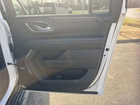 Used 2024 Chevrolet Suburban LT image 22