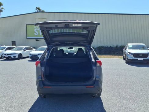 Used 2020 Toyota RAV4 XLE w/ Convenience Package image 28