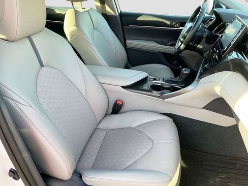 Used 2023 Toyota Camry XSE FWD image 27