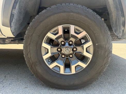 Used 2019 Toyota Tacoma TRD Off-Road w/ Technology Package RWD image 18