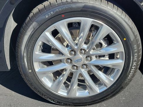 Certified 2023 Cadillac XT6 Premium Luxury image 11