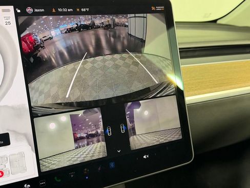 Used 2022 Tesla Model 3 image 18