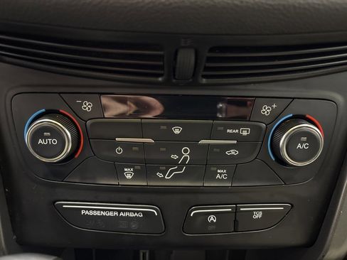Used 2017 Ford Escape SE image 23