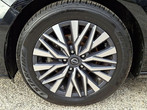 Used 2023 Nissan Altima 2.5 SV FWD image 9
