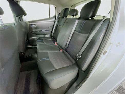 Used 2021 Nissan Leaf SV image 27