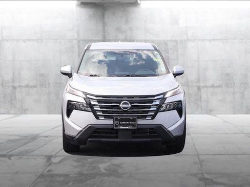 Used 2025 Nissan Rogue SV AWD/4WD image 4