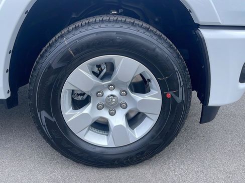 New 2026 RAM 1500 Big Horn AWD/4WD image 9