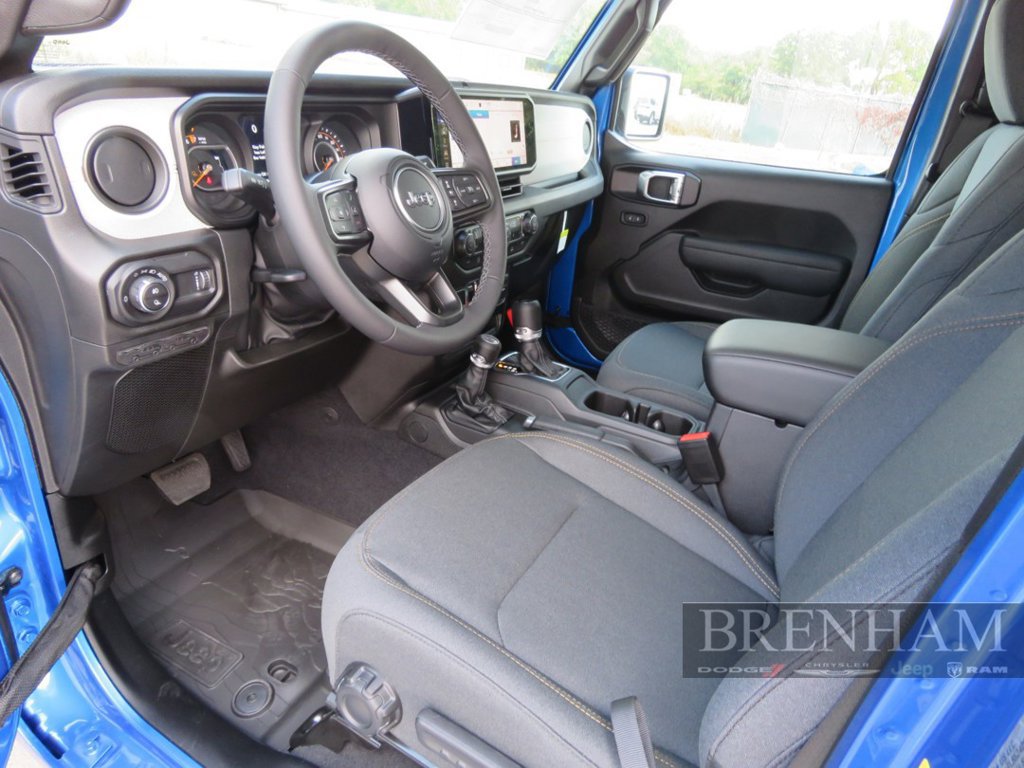 Used 2025 Jeep Gladiator Sport AWD/4WD image 8