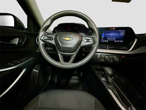 Used 2024 Chevrolet Trax LS w/ LS Convenience Package image 33