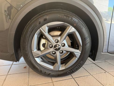 Used 2025 Kia K4 FWD image 29