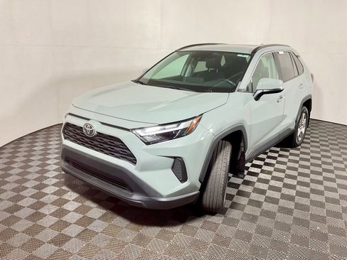 Used 2022 Toyota RAV4 XLE w/ Convenience Package AWD/4WD image 12