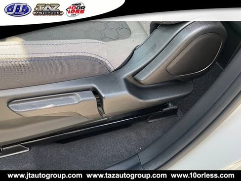 Used 2025 Subaru Forester AWD/4WD image 11
