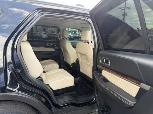 Used 2016 Ford Explorer Platinum AWD/4WD image 12
