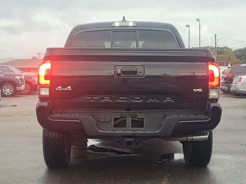 Used 2022 Toyota Tacoma SR image 13