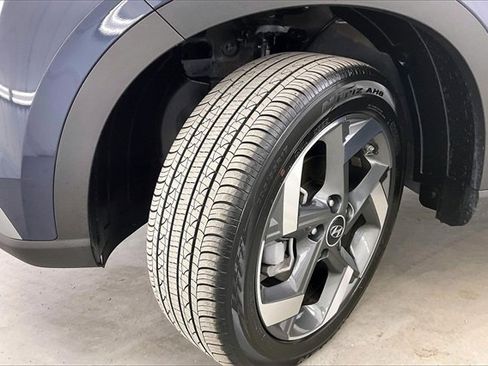 Certified 2025 Hyundai Venue Limited image 33