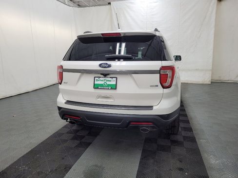 Used 2018 Ford Explorer XLT w/ Equipment Group 202A AWD/4WD image 7