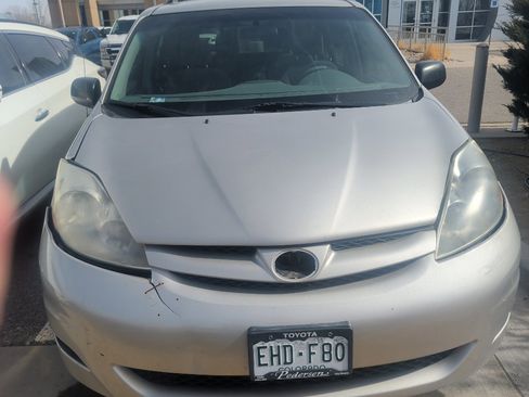 Used 2006 Toyota Sienna LE image 2