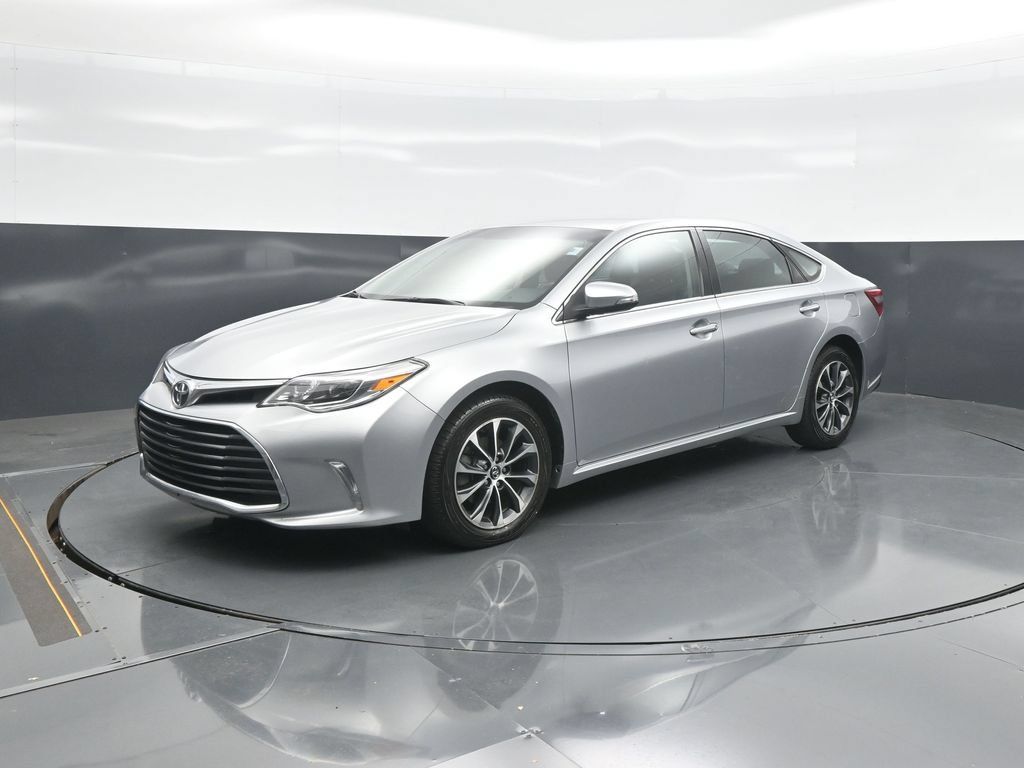 Used 2016 Toyota Avalon XLE FWD image 3