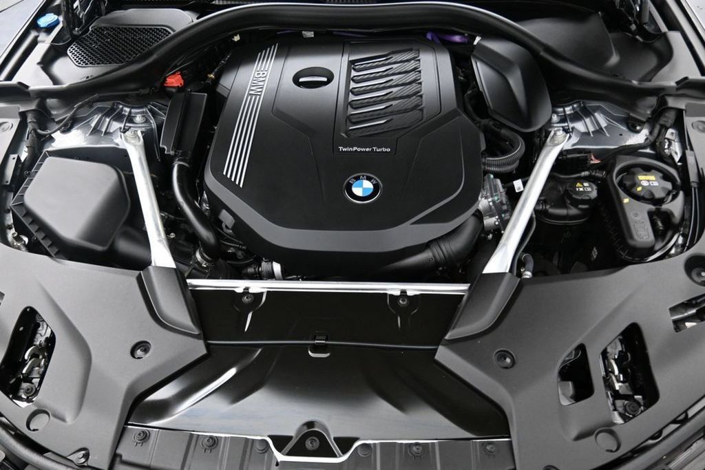 Used 2023 BMW 540i w/ Convenience Package RWD image 8