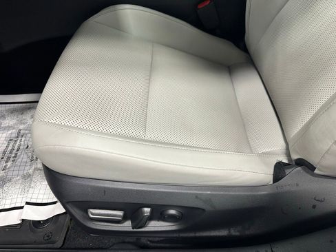 Used 2024 Toyota Prius Limited image 13