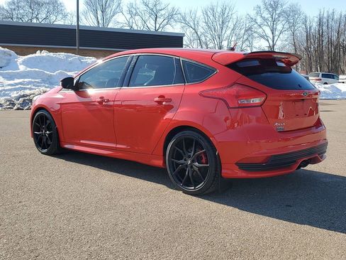 Certified 2017 Ford Focus ST w/ Equipment Group 401A image 4