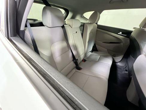 Used 2020 Hyundai Tucson SE AWD/4WD image 24
