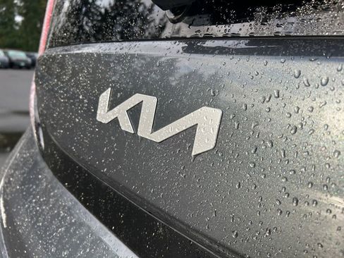 Used 2025 Kia Soul LX FWD image 32