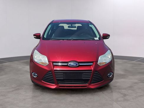 Used 2014 Ford Focus SE w/ Equipment Group 201A FWD image 2