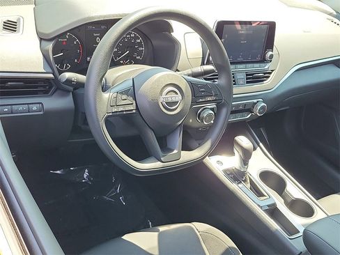 New 2025 Nissan Altima 2.5 S image 4