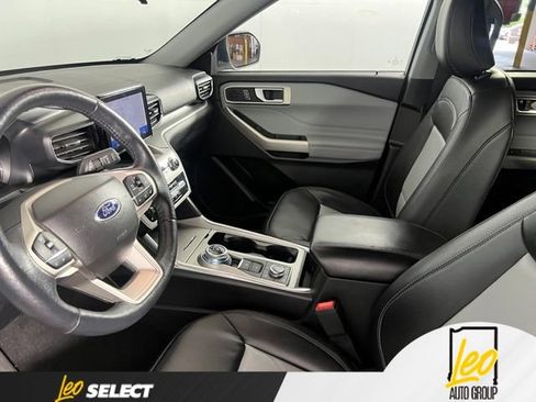 Used 2023 Ford Explorer XLT w/ Equipment Group 202A AWD/4WD image 11
