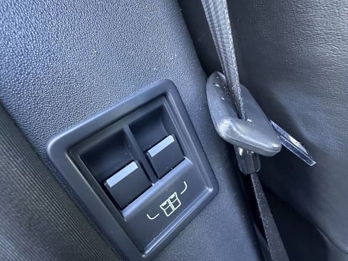 Used 2017 Land Rover Discovery HSE image 21