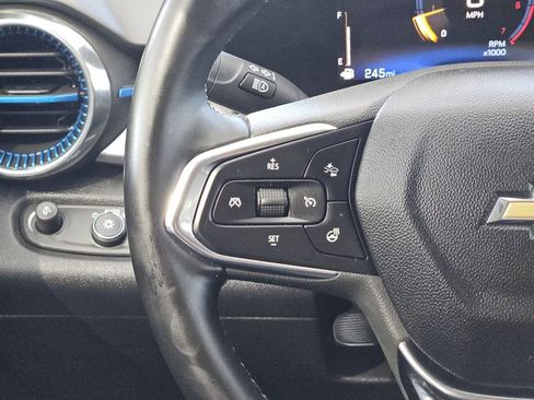 Used 2025 Chevrolet Trax LT w/ LT Convenience Package FWD image 24