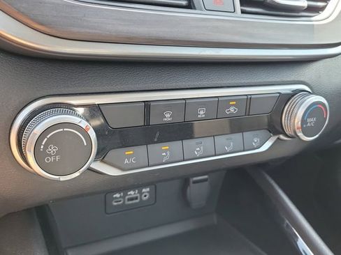 Used 2024 Nissan Altima 2.5 SV FWD image 29