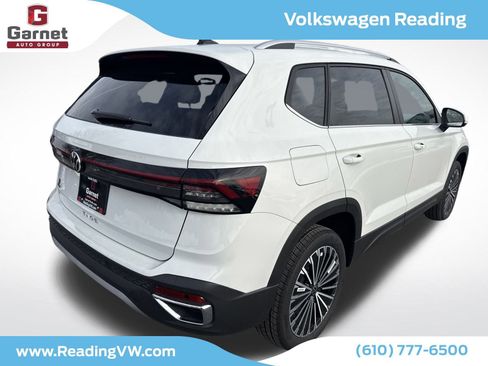New 2026 Volkswagen Taos SE image 5
