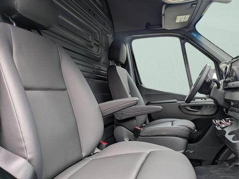 New 2026 Mercedes-Benz Sprinter 2500 image 3