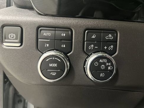 Used 2023 GMC Sierra 1500 SLT w/ SLT Premium Plus Package AWD/4WD image 19