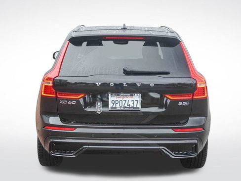 Used 2025 Volvo XC60 B5 Plus image 8