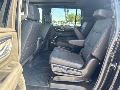 Used 2023 Chevrolet Suburban High Country image 20