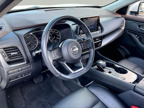 Certified 2023 Nissan Rogue SV w/ SV Premium B Package FWD image 16